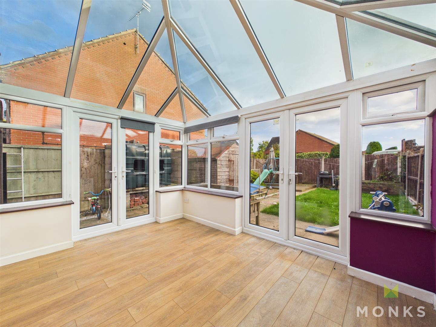 8 Martins Field, Oswestry, SY10 9EP For Sale